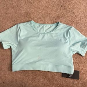 Workout crop top. NVGTN. Size:L